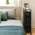 Commode verticale étroite avec tiroirs en tissu noir et plateau en bois rustique