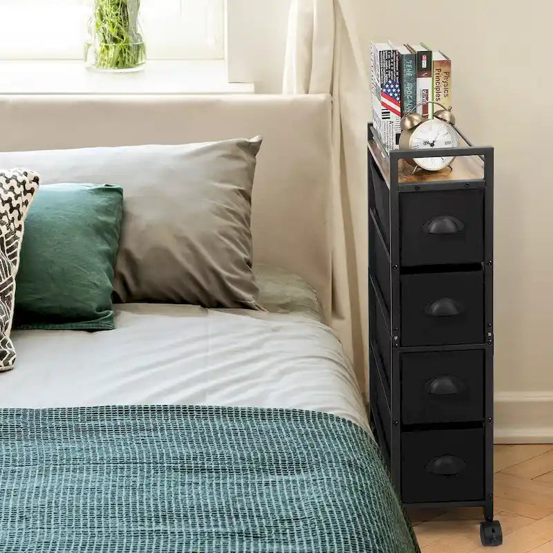 Commode verticale étroite avec tiroirs en tissu noir et plateau en bois rustique