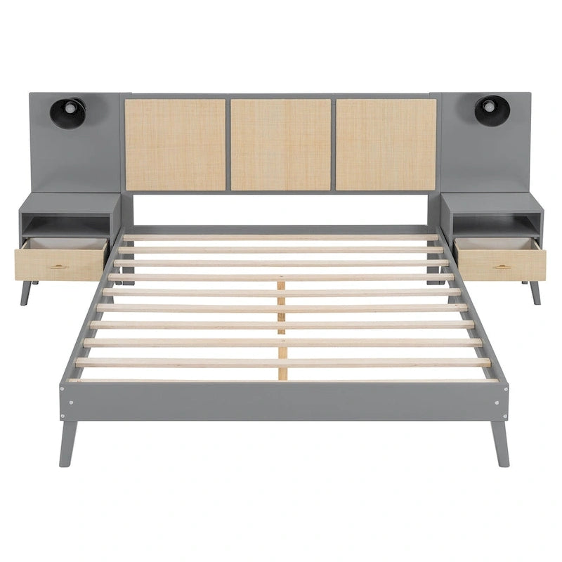 Lit plateforme gris grand format avec tête de lit capitonnée et pieds en bois