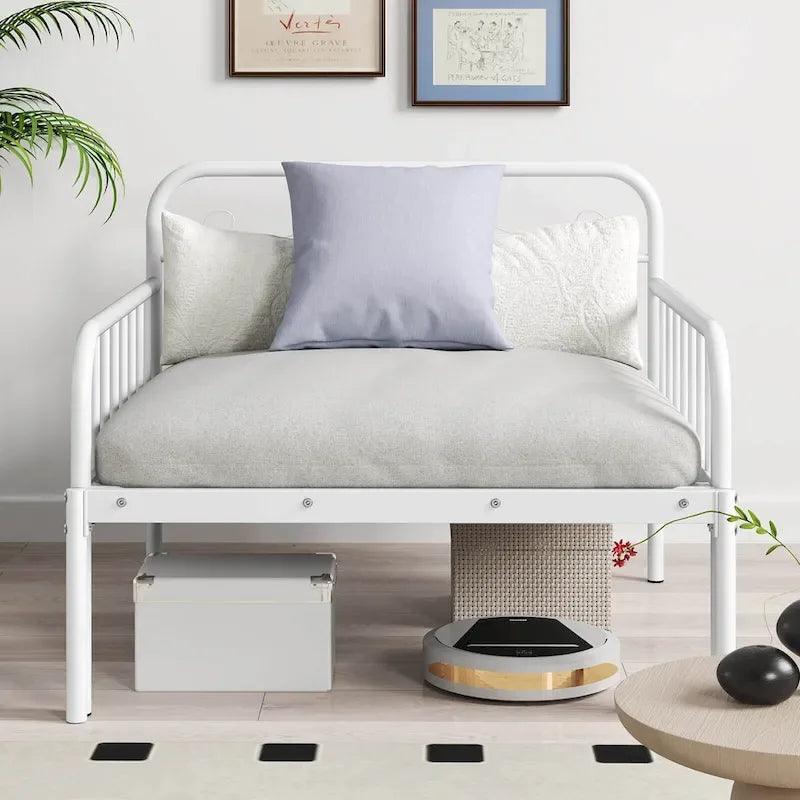 Lit de repos extensible en métal avec rampes sculptées et espace de rangement, blanc/noir