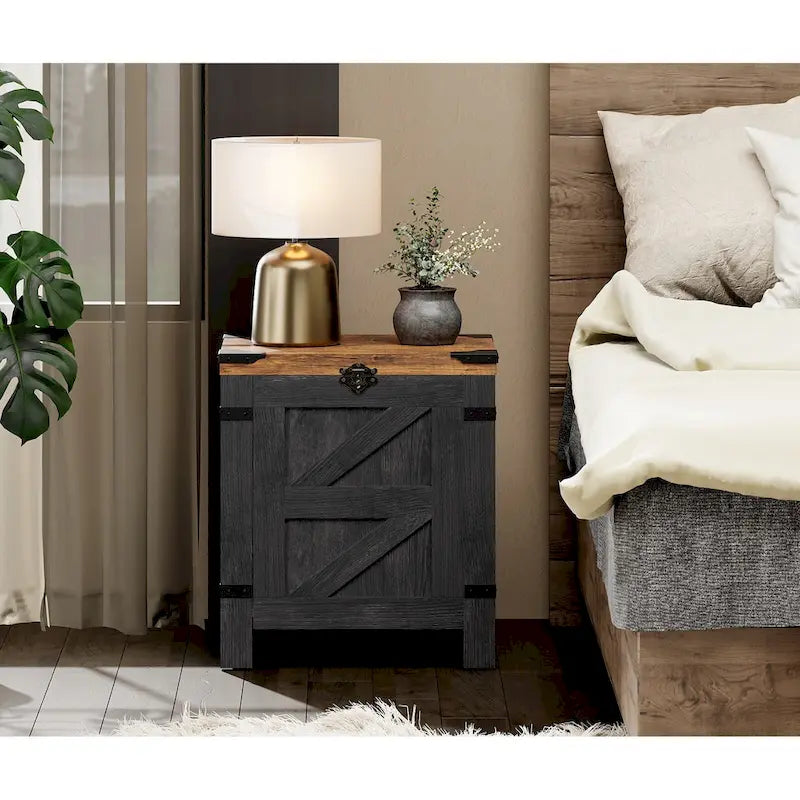 Table d'appoint relevable avec serrure rustique et treillis métallique décoratif