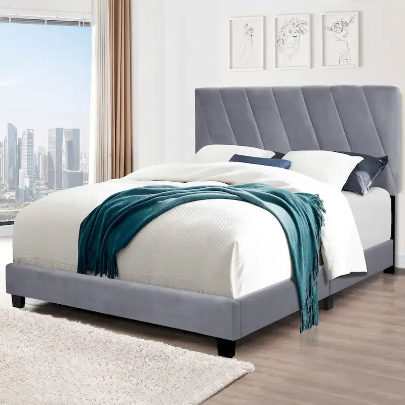 Lit plateforme Queen en velours gris avec tête de lit capitonnée à rainures réglable