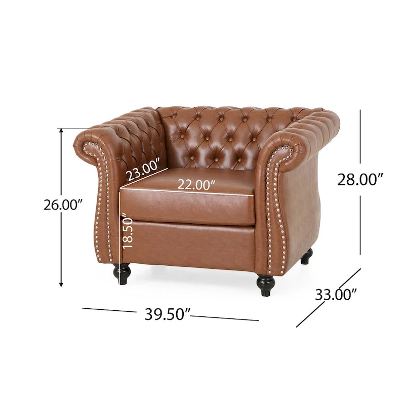 Fauteuil club capitonné en similicuir brun clair avec clous décoratifs et accoudoirs volutes