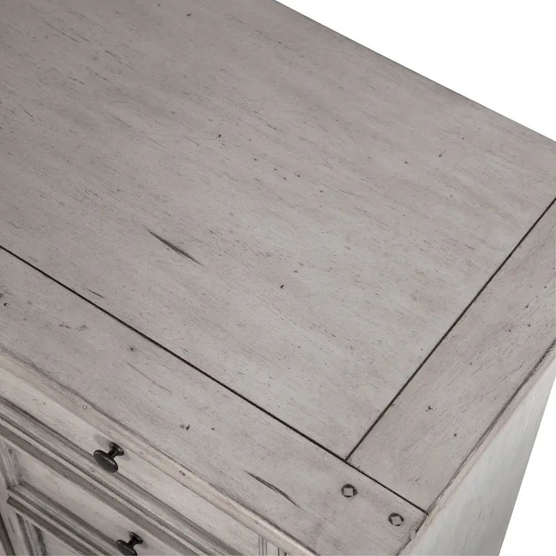 Commode rustique à 5 tiroirs avec poignées en métal martelé à la finition vieillie