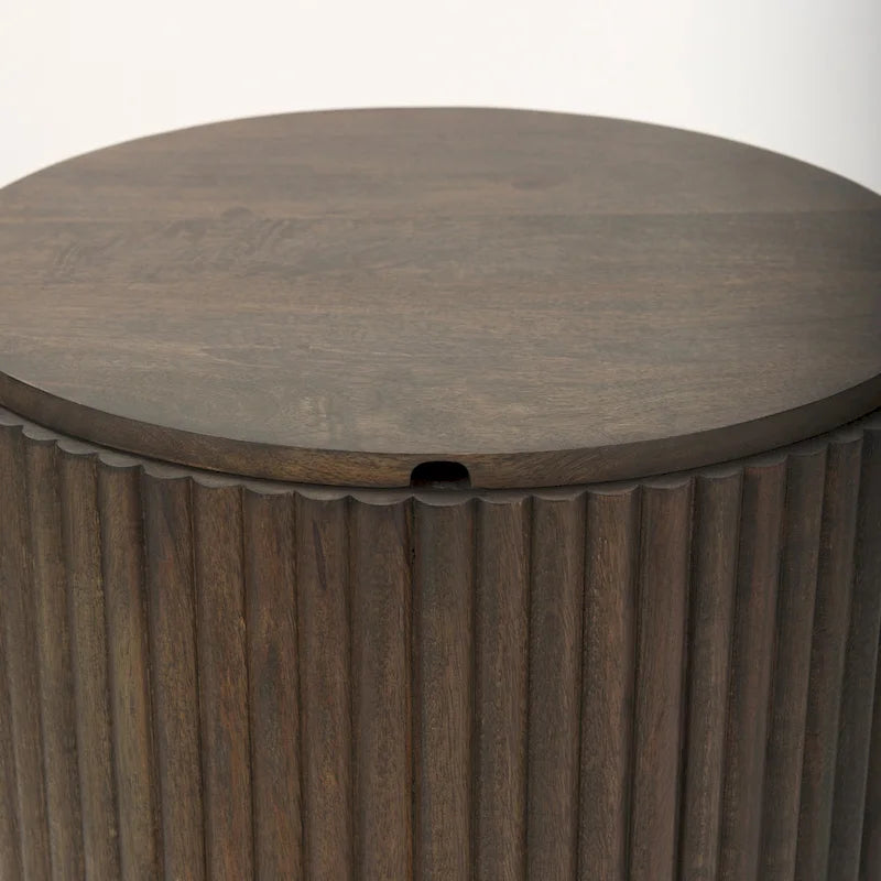 Table d'appoint ronde cannelée en bois de manguier massif avec rangement caché, marron clair