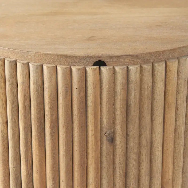 Table d'appoint ronde cannelée en bois de manguier massif avec rangement caché, marron clair