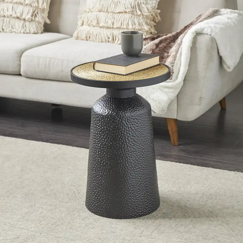 Table d'appoint ronde en métal noir avec plateau en corde de jonc de mer tressée, style bohème