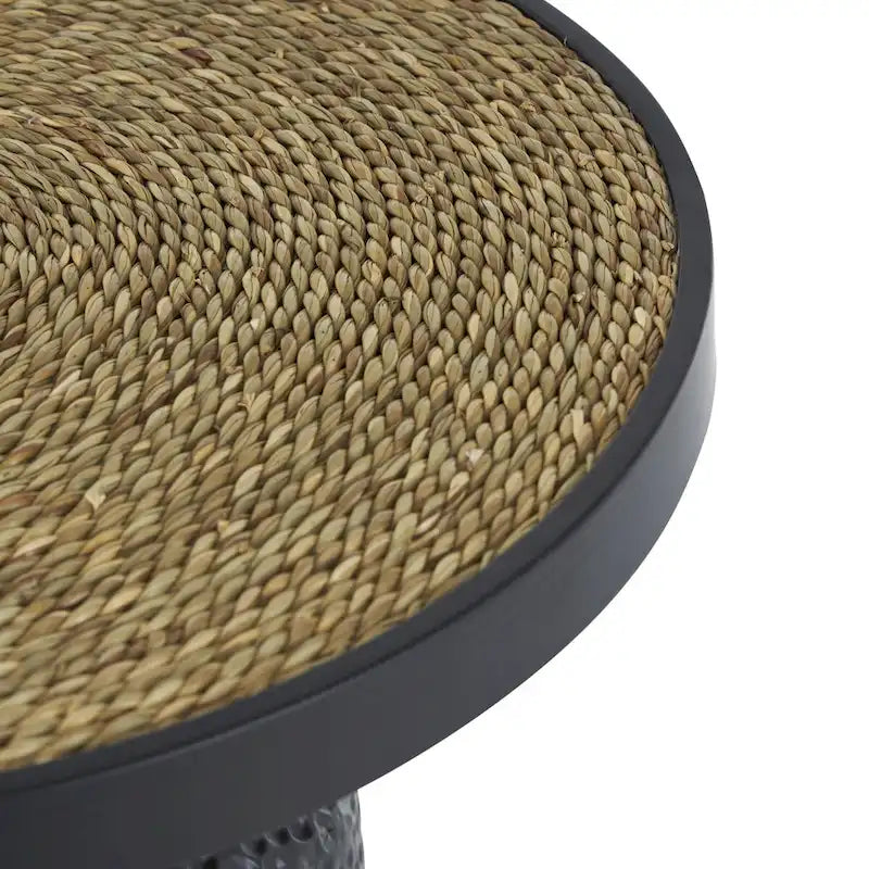 Table d'appoint ronde en métal noir avec plateau en corde de jonc de mer tressée, style bohème